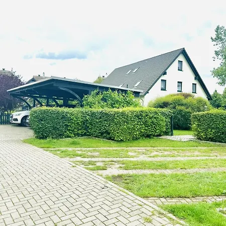F-1112 03 Strandnah, Garten * Lobbe