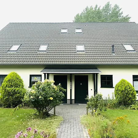 F-1112 03 Strandnah, Garten *